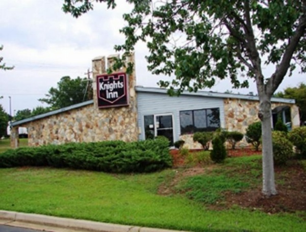 Knights Inn - Columbia image 1