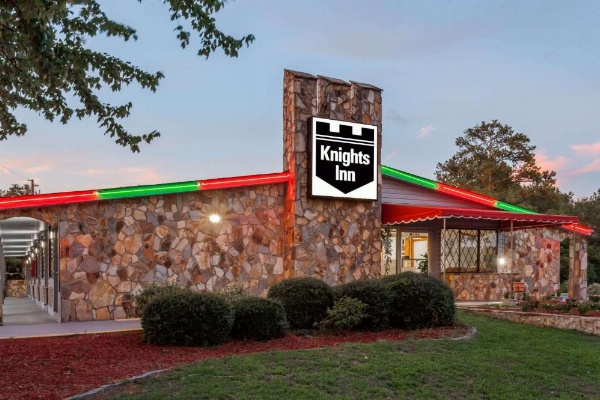 Knights Inn - Columbia image 12