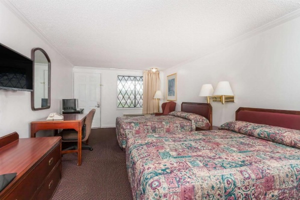 Knights Inn - Columbia image 18