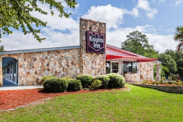 Knights Inn - Columbia image 25