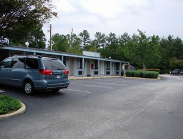 Knights Inn - Columbia image 9